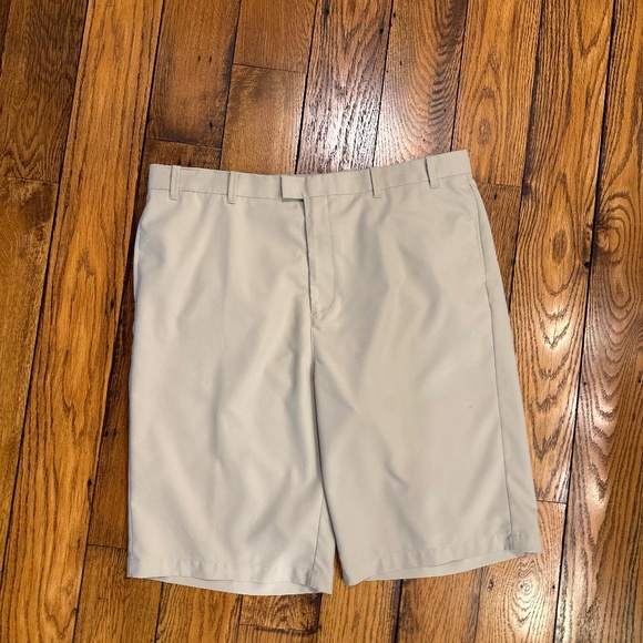 CALLOWAY LIGHT TAN FLAT FRONT  MENS GOLF SHORTS - Picture 1 of 7